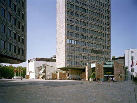 Trg revolucije, Ljubljana, 1960-1980, Edvard Ravnikar, Anton Bitenc, Miloš Bonča, Jože Koželj, Anton Pibernik, Franc Rihtar, Vladislav Sedej (© Wolfgang Thaler)