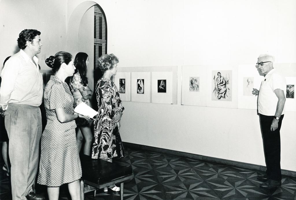 Retrospektiva grafike Božidarja Jakca, 1971 (vodstvo Branka Rudolfa po razstavi Božidarja Jakca), foto: arhiv UGM