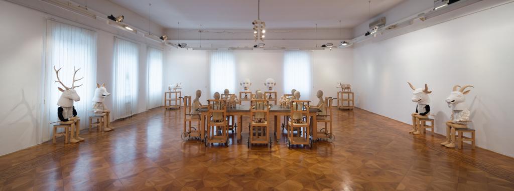 Kabinet lutk in avtomatov, Silvan Omerzu, Galerija Loža, Koper, 2016, foto: Janez Marolt