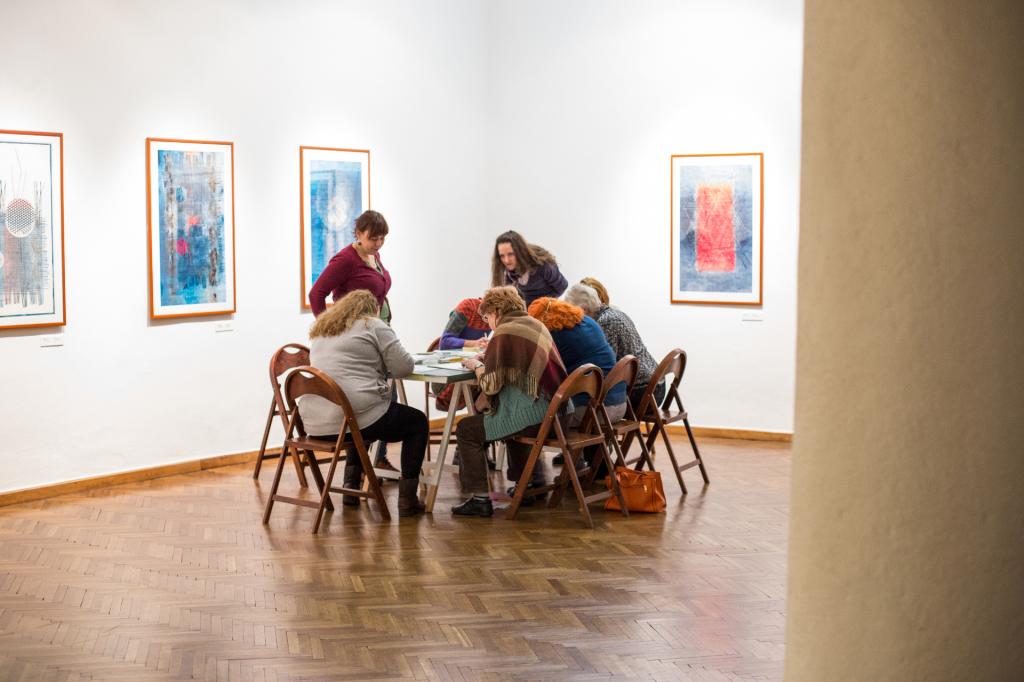 Alternativne grafične tehnike izdelovanje prazničnih voščilnic in predavanje, 2017, UGM in CGU, Foto: Sara Rezar