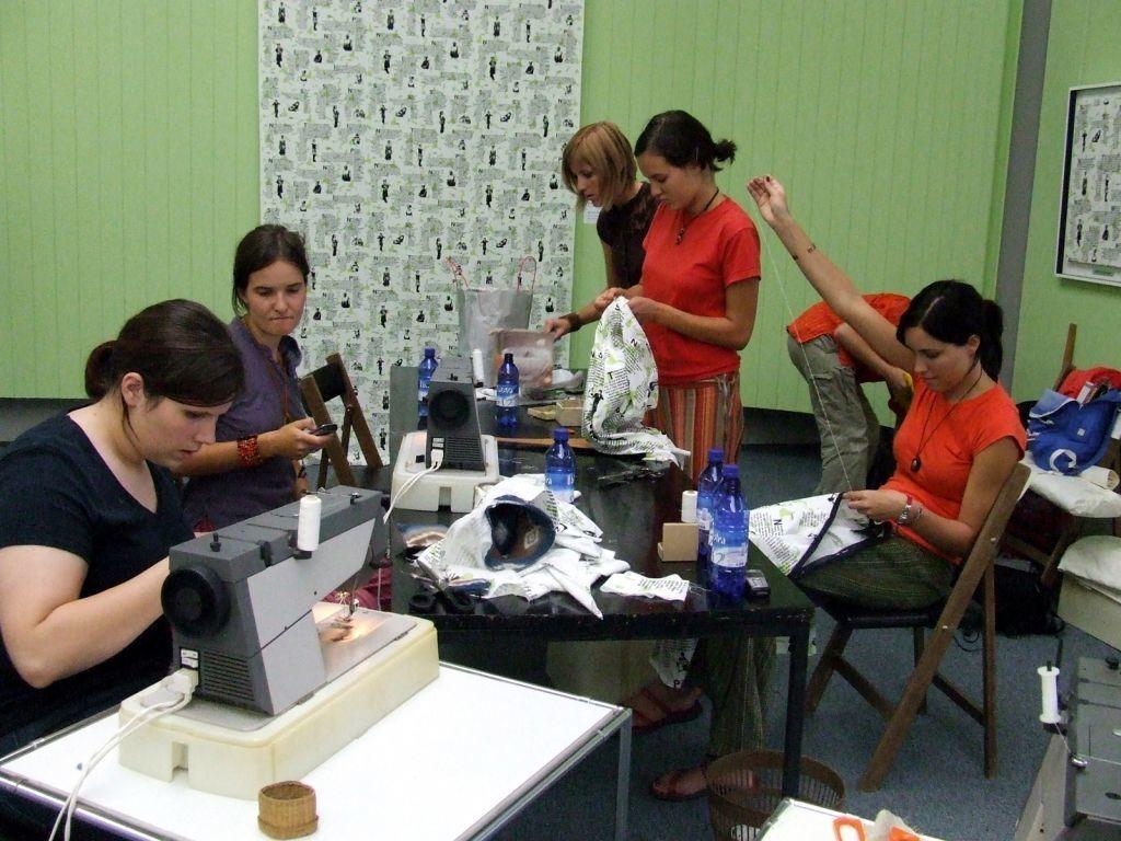 Delavnica Socialdress, 2006 (foto: arhiv Socialdress)