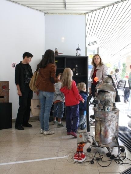 Vodstvo po razstavi Muzej robotov,   1.10.2011, RSR