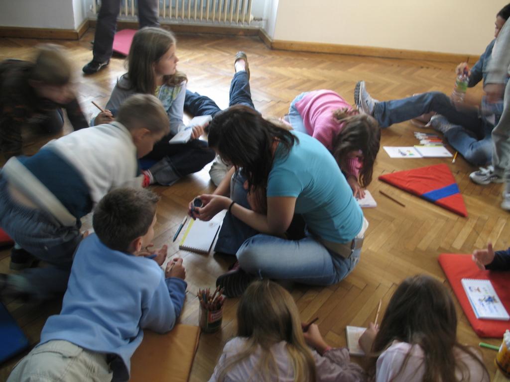 Mladi obiskovalci na obisku v UGM, 2007