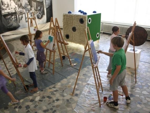 Slikarska ustvarjalnica,   Nam kdo pozira?, 19.7.2011, UGM