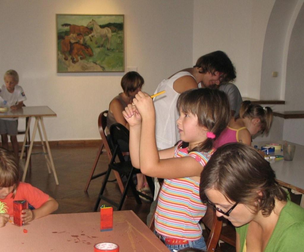 Spoznavanje umetnosti skozi igro in lastno likovno kreativnost, avgust 2007 (foto: arhiv UGM)