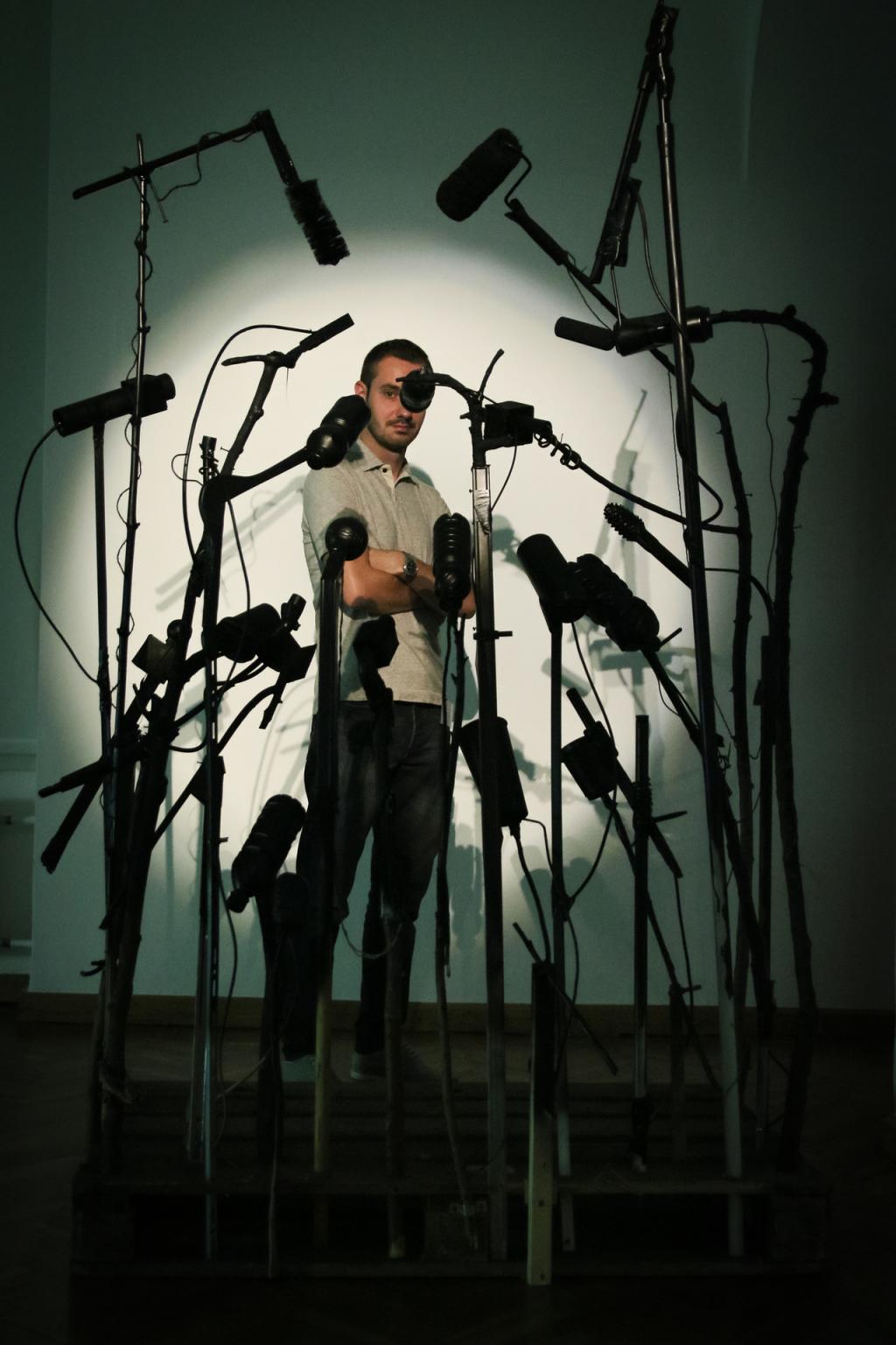 
Olivier Morvan, Krog s kredo, instalacija, 2016, mešana tehniška, razstava Srečno, arheologi!, UGM