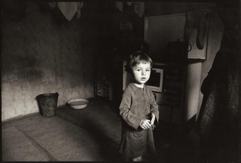 Stojan Kerbler, Deklica, 1976, cb fotografija na papirju