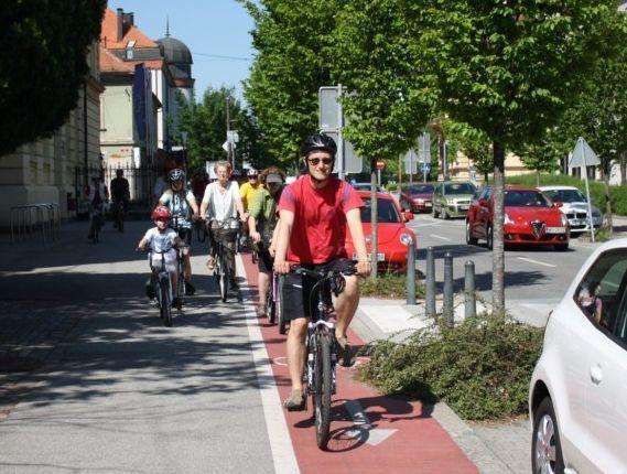 Vodstvo s kolesarjenjem, 2012, UGM, foto: arhiv UGM